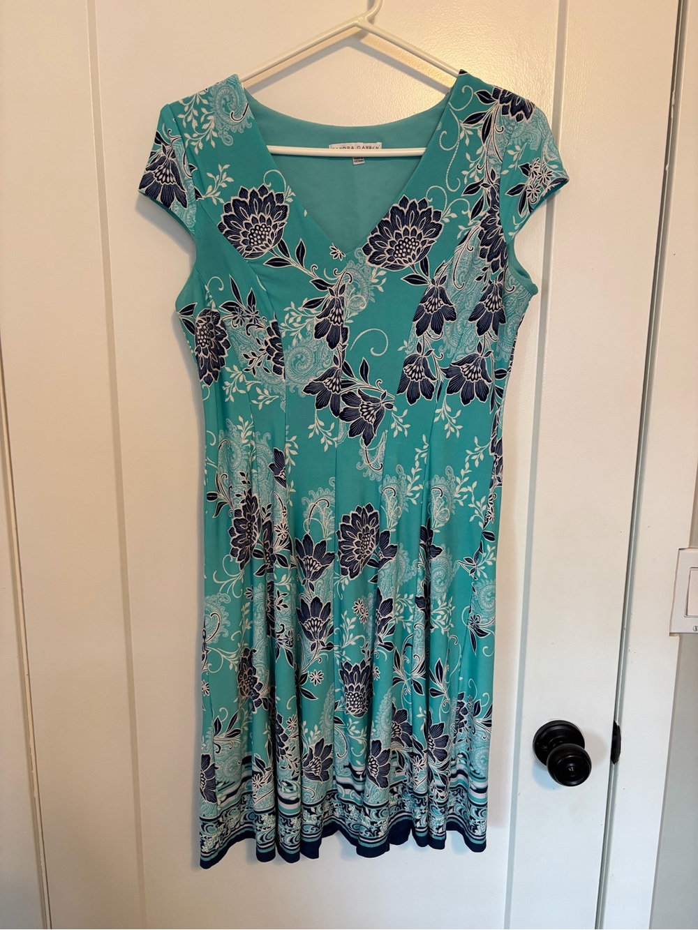 Sandra Darren Aqua & Navy Floral V-Neck Midi Dress - Picture 4 of 7